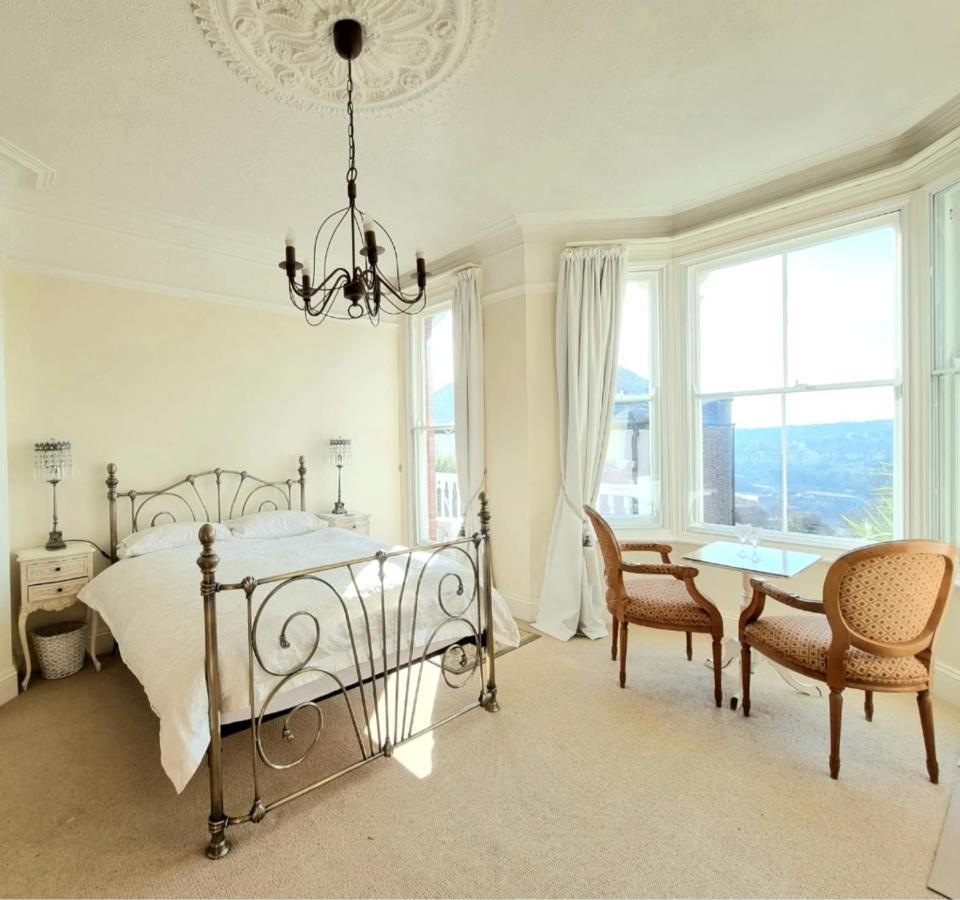 הייסטינגס West Hill Retreat Edwardian Balcony Ensuite With Room Served Breakfast & Free Parking מראה חיצוני תמונה