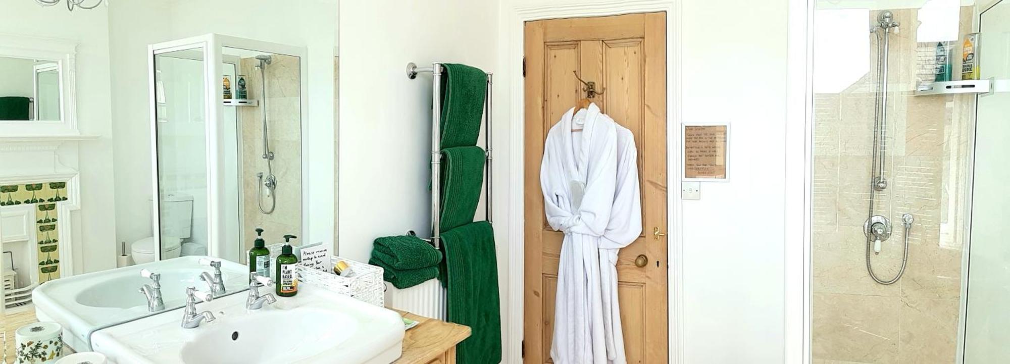 הייסטינגס West Hill Retreat Edwardian Balcony Ensuite With Room Served Breakfast & Free Parking מראה חיצוני תמונה